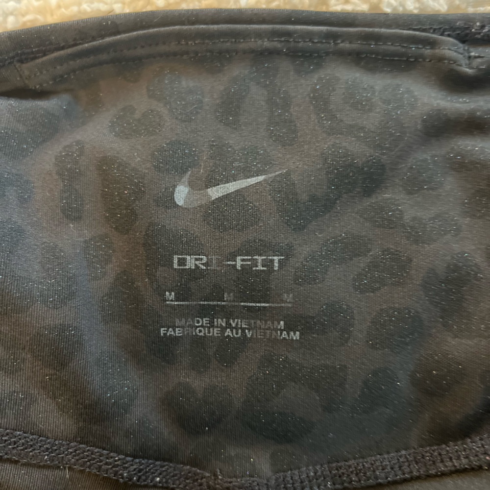 Nike Dri-FIT One Women’s Mid-Rise Printed Leggings - Picture 5 of 6